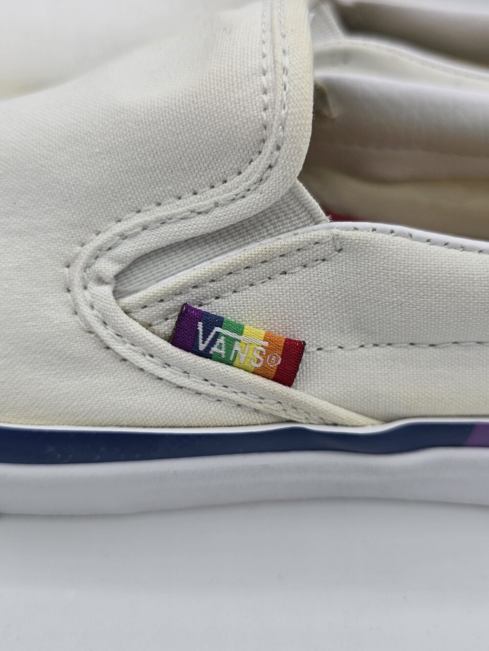 Vans - Unisex Classic Slip-On Pride Rainbow LGBTQ+ Canvas Shoes - Picture 4 of 8